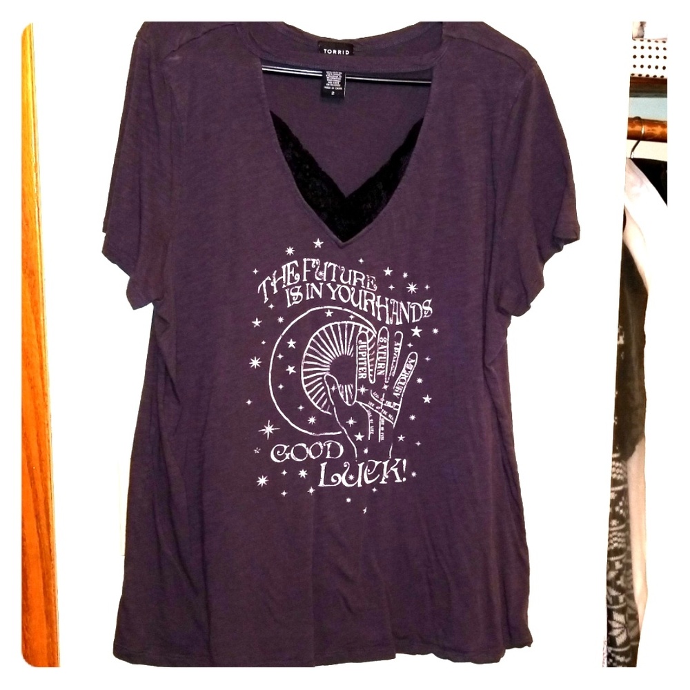 Choker tee w/ graphic